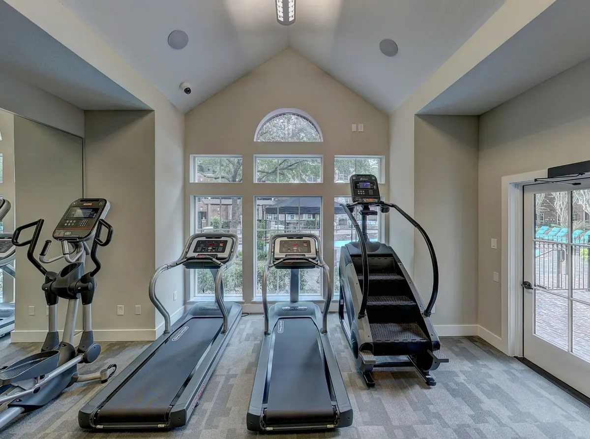 Local Gym vs Home Workout: Using Heart Rate Zones to Compare Results